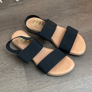 Andre Assous Black and Tan Women's Sandals